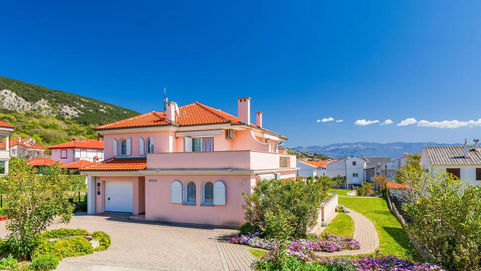 Apartment Daisy In A Quiet Location Baska