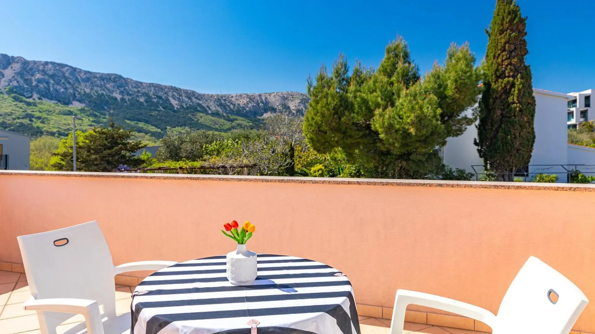 Apartment Daisy In A Quiet Location Baska